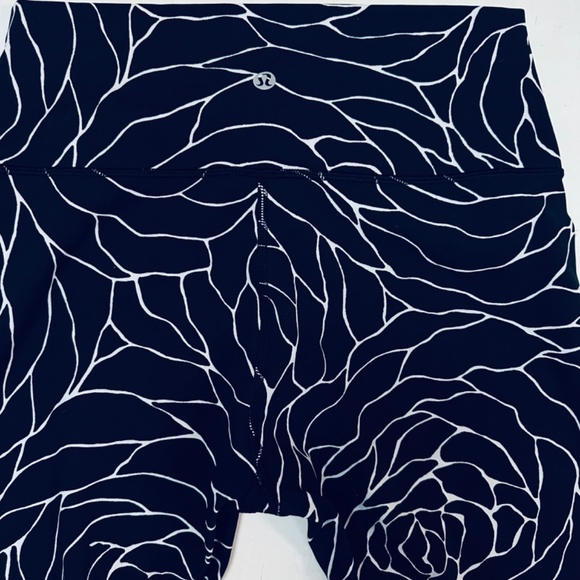 Lululemon Wunder Under High Waisted Leggings in Radiant 8 - Picture 7 of 11